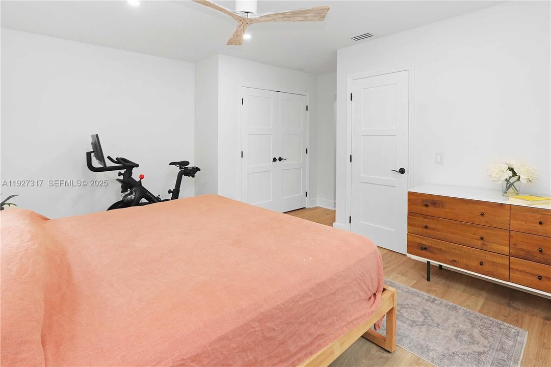 В аренду: $6,500 (2 спален, 2 ванн, 1464 Квадратных фут)