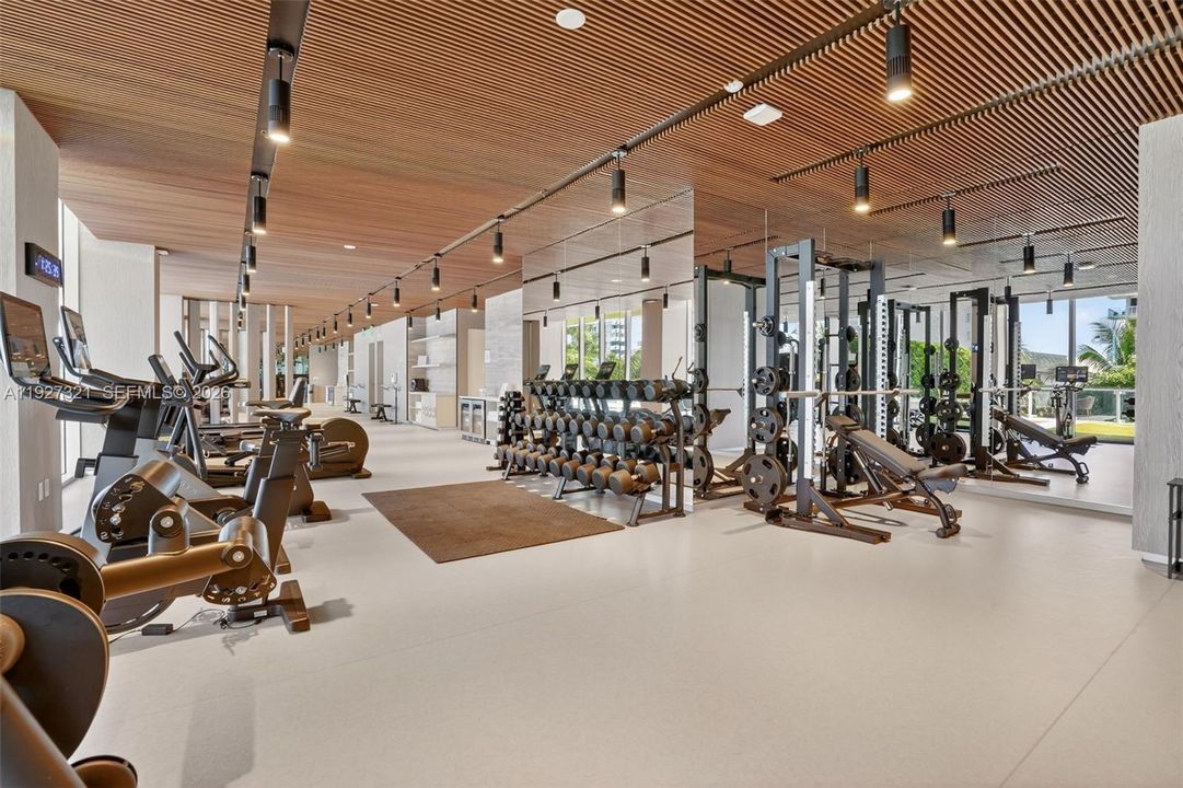 For Sale: $2,850,000 (2 beds, 2 baths, 1245 Square Feet)