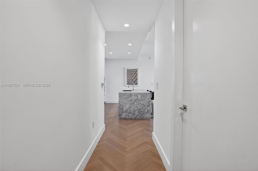 For Sale: $2,850,000 (2 beds, 2 baths, 1245 Square Feet)