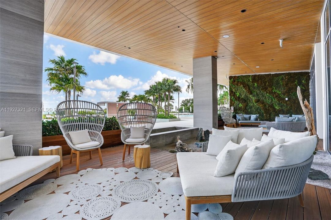 For Sale: $2,850,000 (2 beds, 2 baths, 1245 Square Feet)