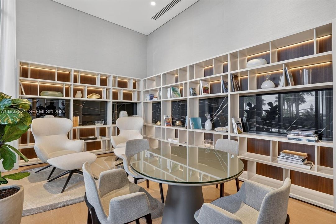 For Sale: $2,850,000 (2 beds, 2 baths, 1245 Square Feet)