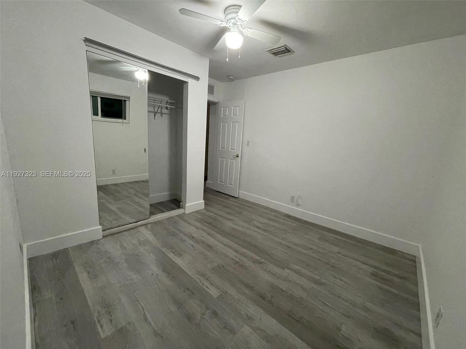 В аренду: $2,700 (2 спален, 1 ванн, 812 Квадратных фут)