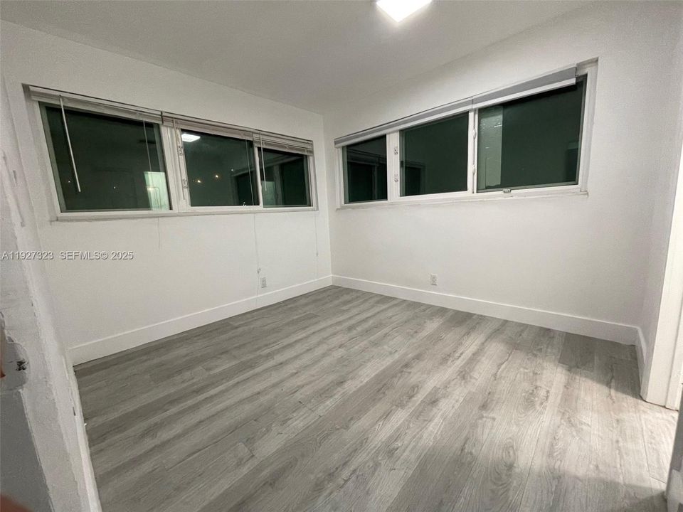 В аренду: $2,700 (2 спален, 1 ванн, 812 Квадратных фут)