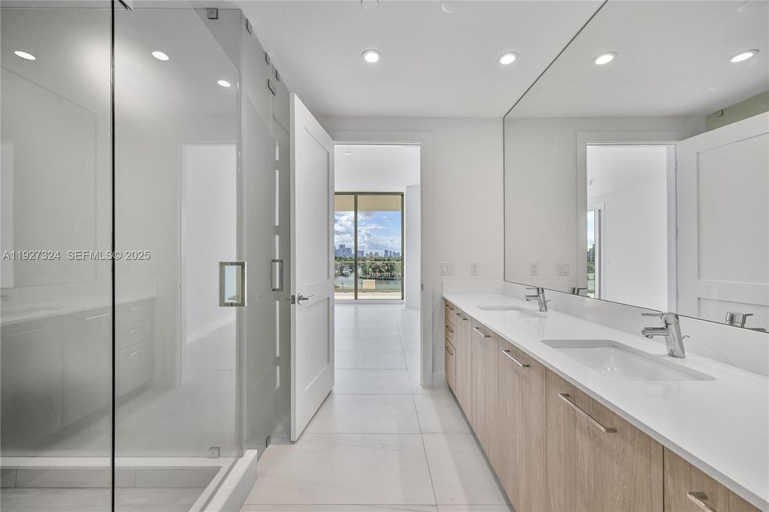 For Rent: $10,000 (2 beds, 2 baths, 1395 Square Feet)