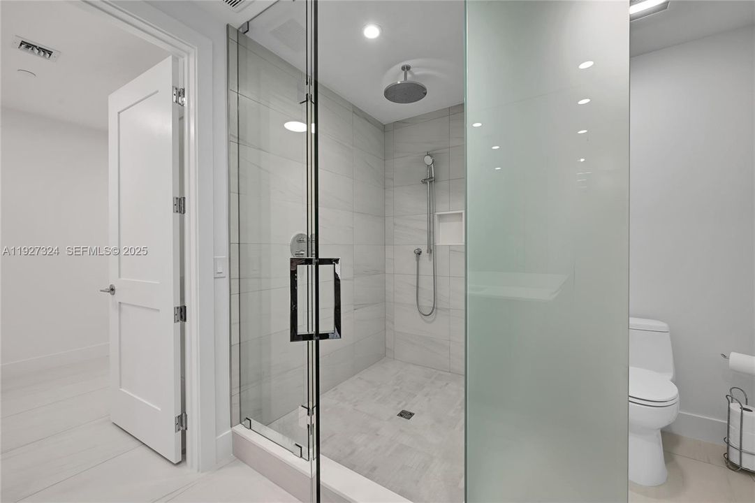 For Rent: $10,000 (2 beds, 2 baths, 1395 Square Feet)