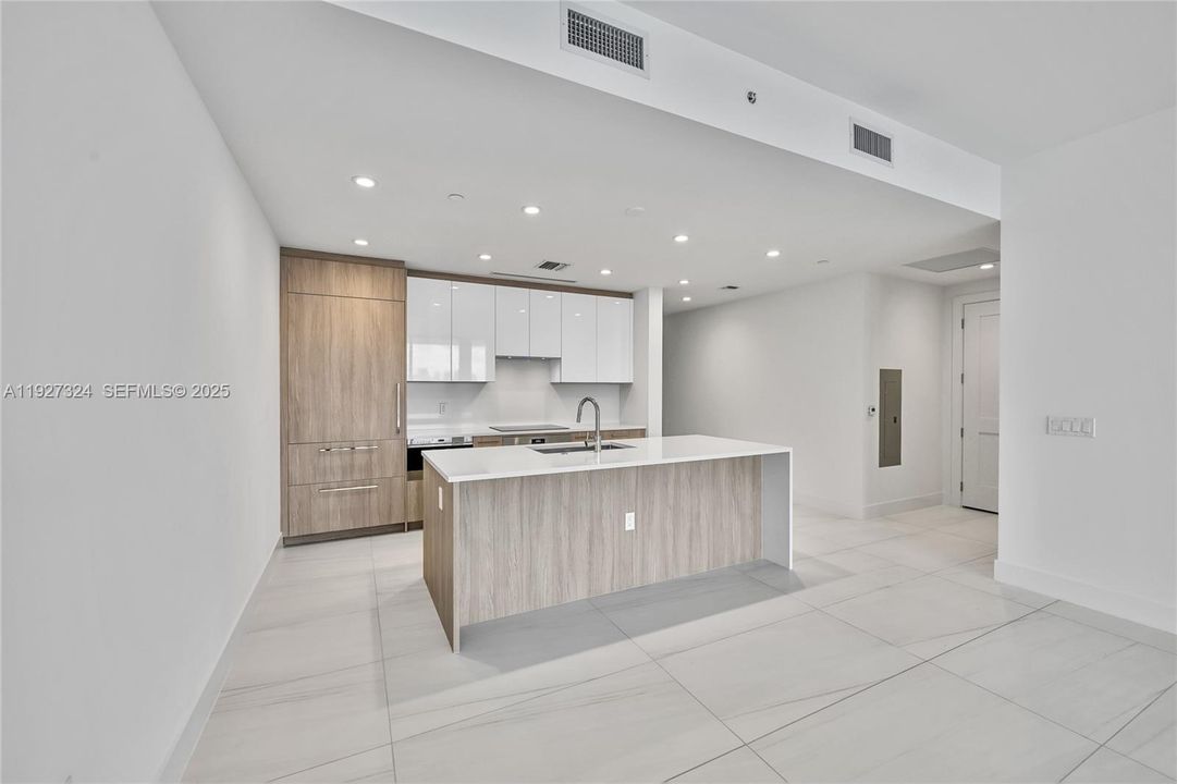 For Rent: $10,000 (2 beds, 2 baths, 1395 Square Feet)