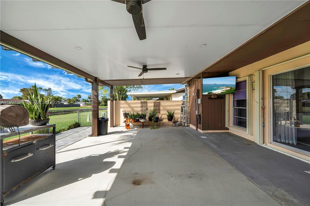 出租: $3,200 (3 贝兹, 2 浴室, 1276 平方英尺)