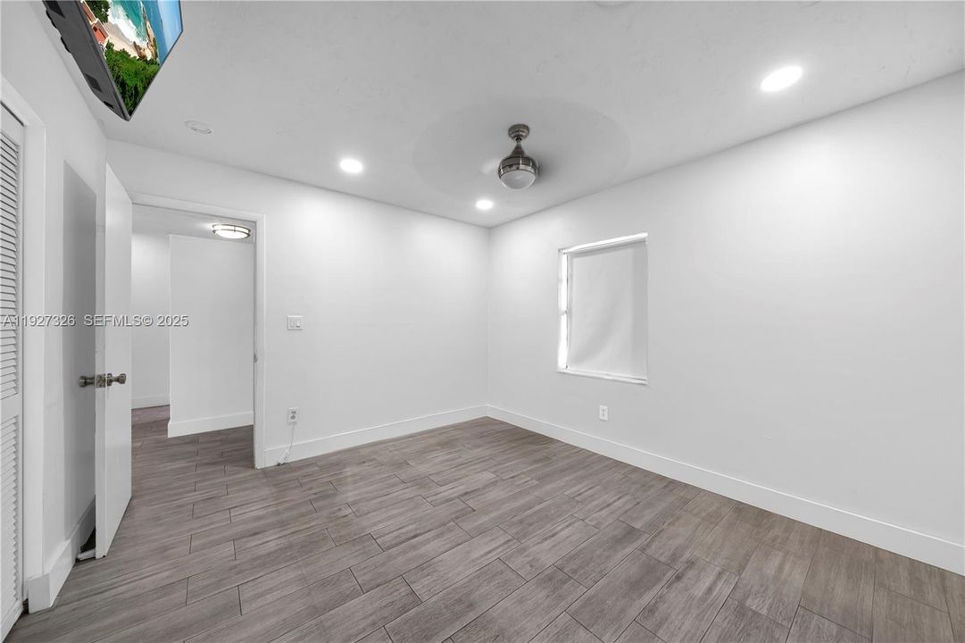 出租: $3,200 (3 贝兹, 2 浴室, 1276 平方英尺)