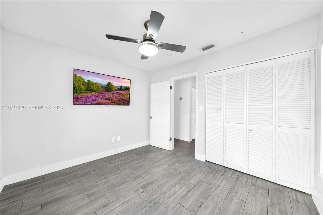 出租: $3,200 (3 贝兹, 2 浴室, 1276 平方英尺)