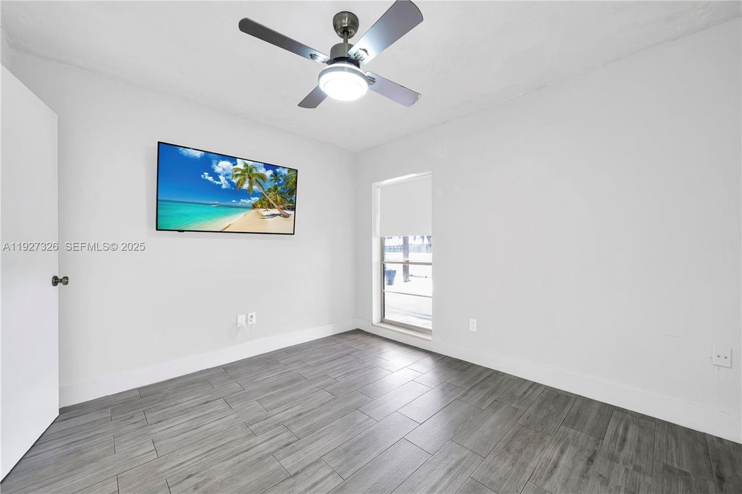 出租: $3,200 (3 贝兹, 2 浴室, 1276 平方英尺)