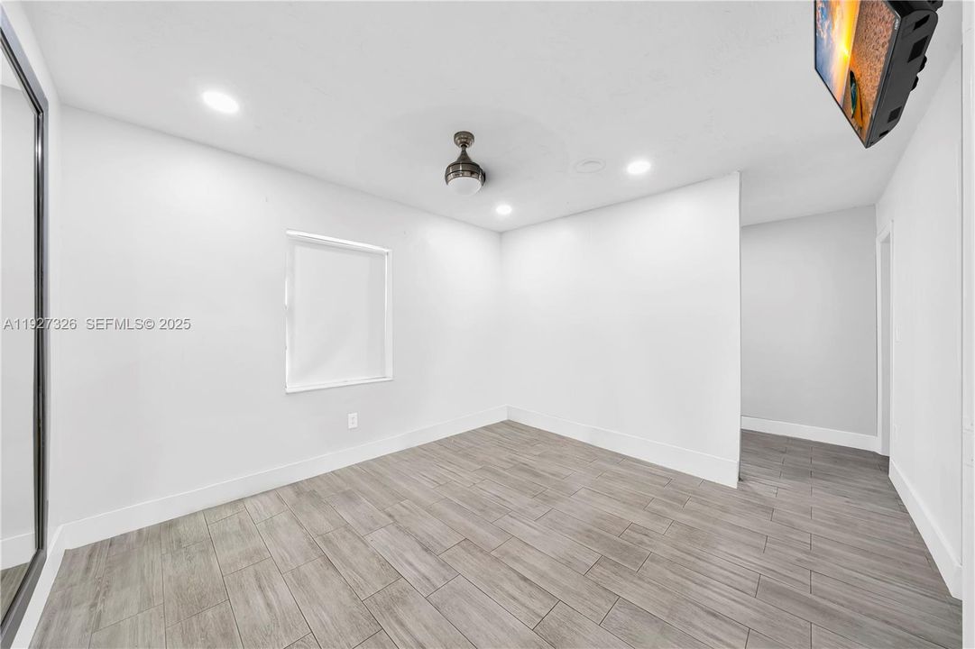 出租: $3,200 (3 贝兹, 2 浴室, 1276 平方英尺)