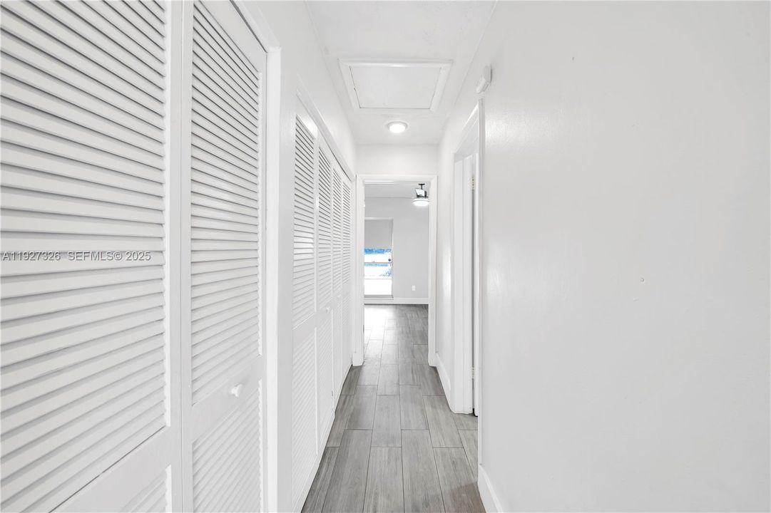 出租: $3,200 (3 贝兹, 2 浴室, 1276 平方英尺)