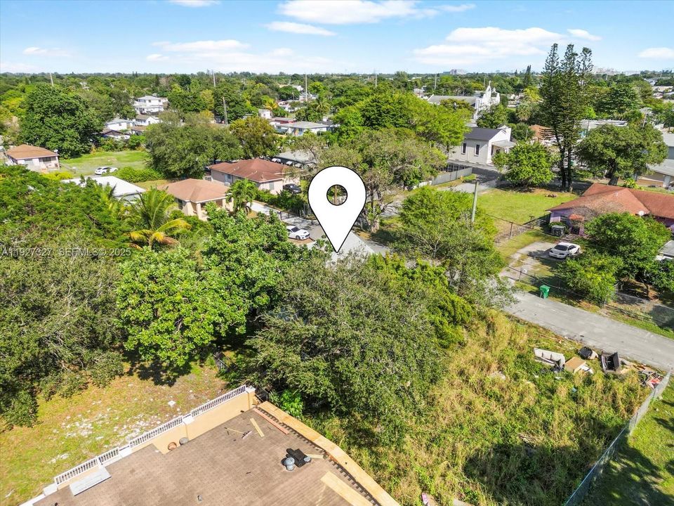 待售: $469,000 (4 贝兹, 3 浴室, 997 平方英尺)