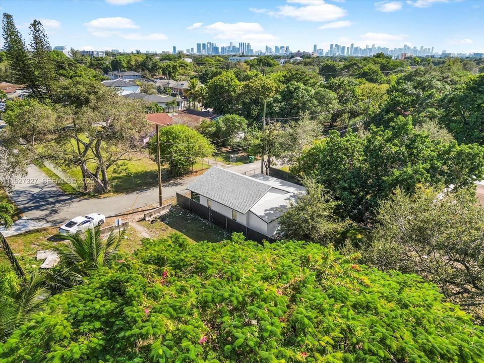 待售: $469,000 (4 贝兹, 3 浴室, 997 平方英尺)