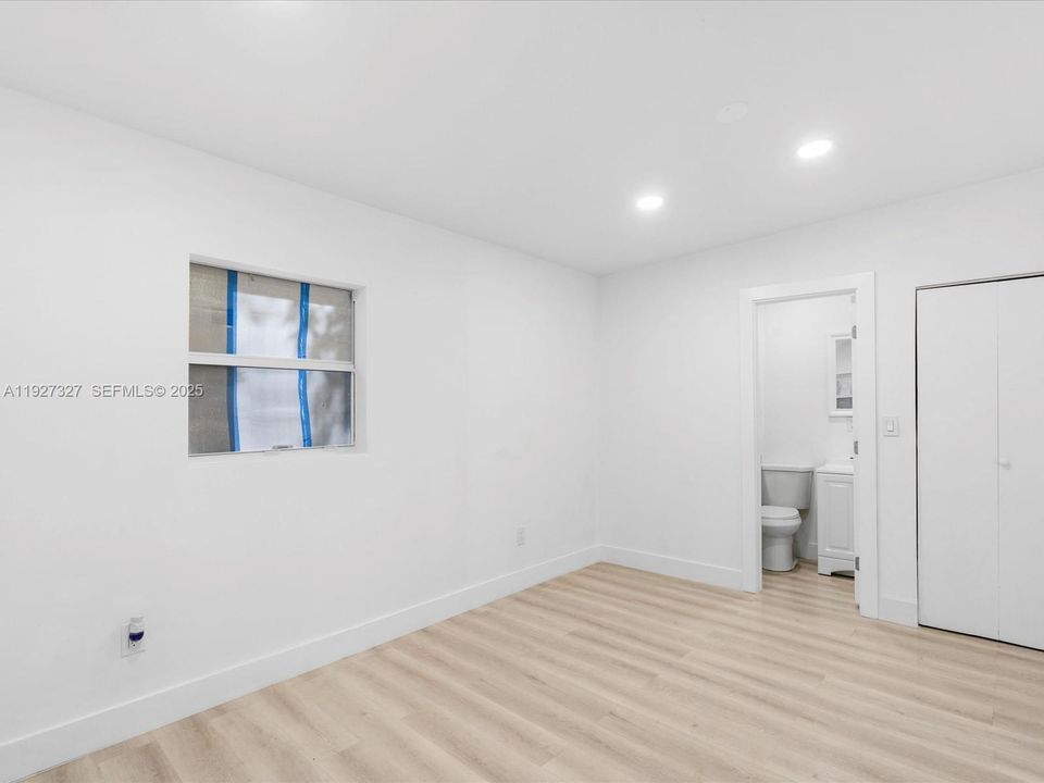 待售: $469,000 (4 贝兹, 3 浴室, 997 平方英尺)