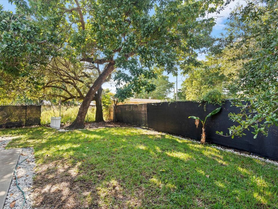 待售: $469,000 (4 贝兹, 3 浴室, 997 平方英尺)