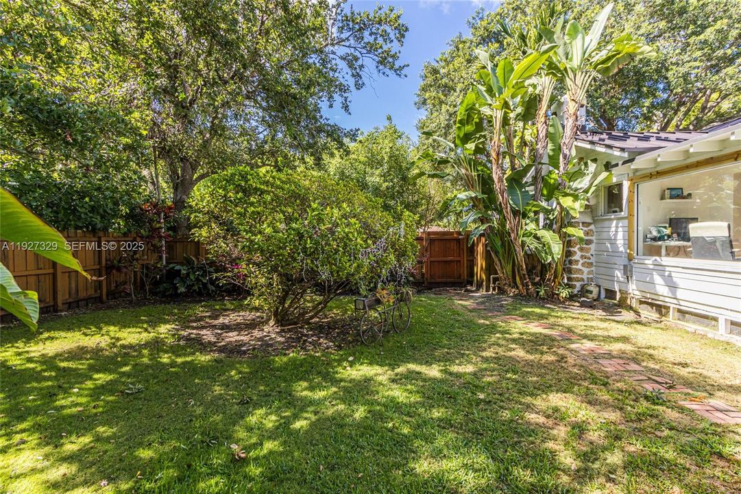 В аренду: $6,300 (2 спален, 1 ванн, 1140 Квадратных фут)