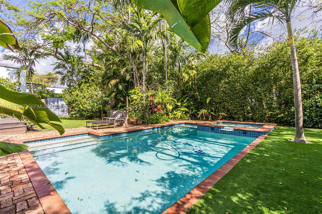 В аренду: $6,300 (2 спален, 1 ванн, 1140 Квадратных фут)