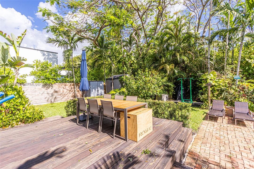 В аренду: $6,300 (2 спален, 1 ванн, 1140 Квадратных фут)