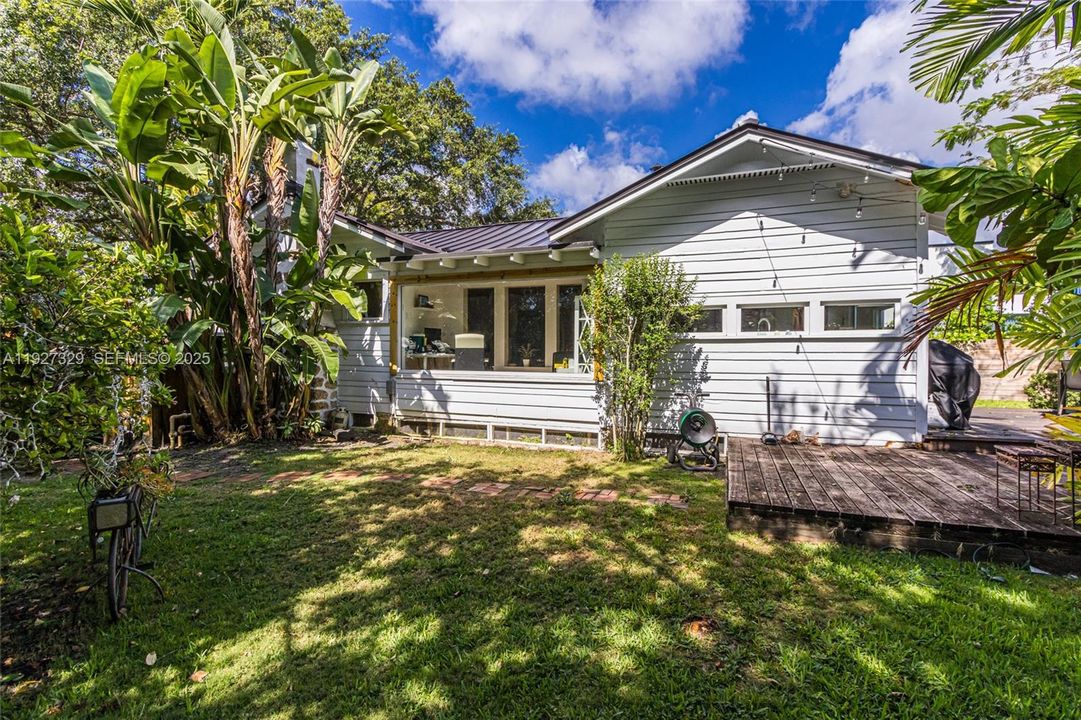 В аренду: $6,300 (2 спален, 1 ванн, 1140 Квадратных фут)