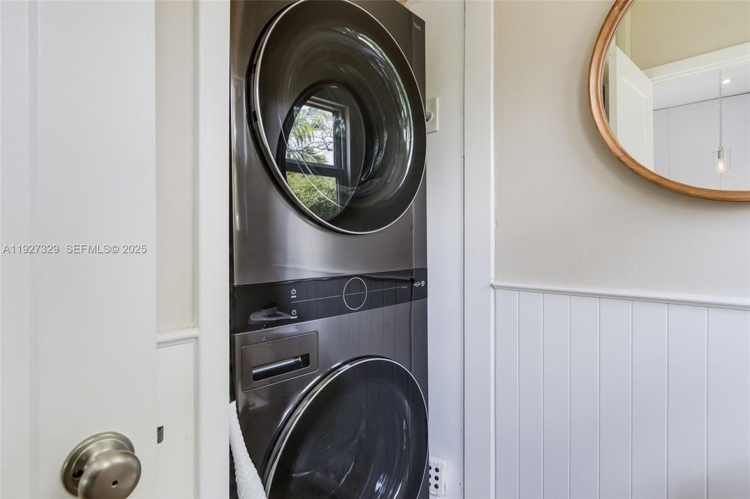 В аренду: $6,300 (2 спален, 1 ванн, 1140 Квадратных фут)