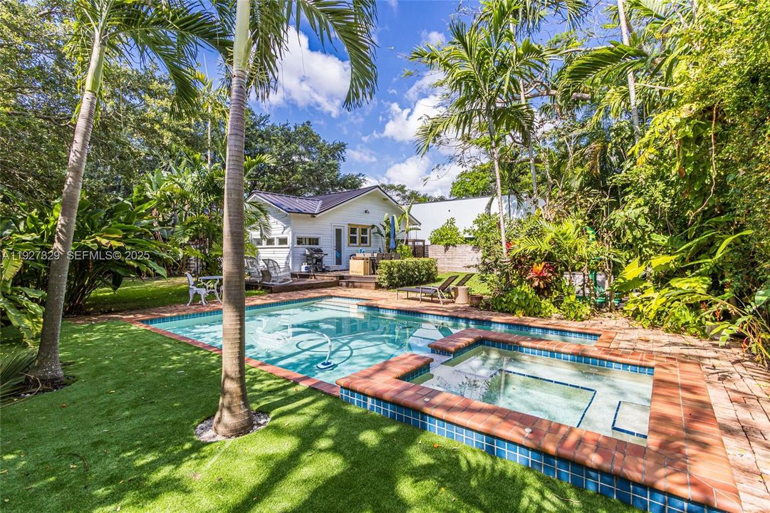 В аренду: $6,300 (2 спален, 1 ванн, 1140 Квадратных фут)