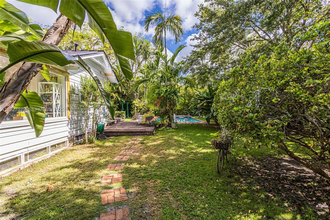 В аренду: $6,300 (2 спален, 1 ванн, 1140 Квадратных фут)