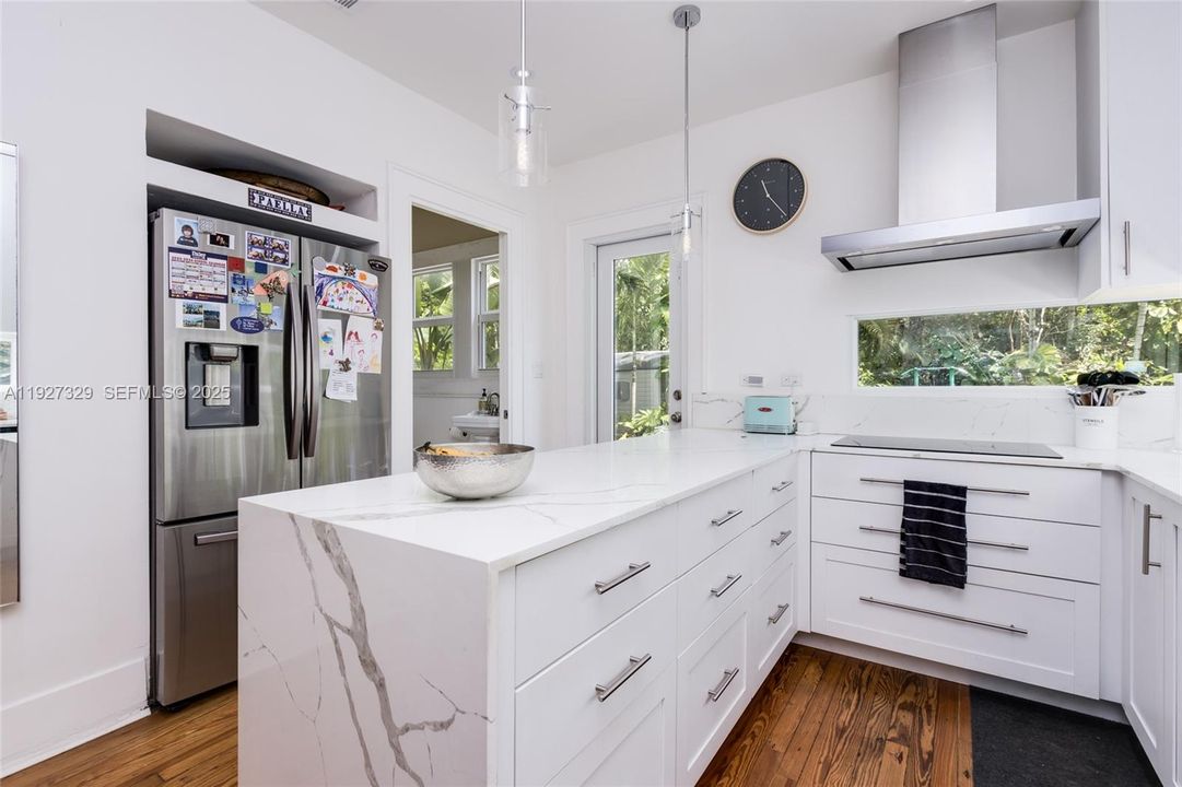 В аренду: $6,300 (2 спален, 1 ванн, 1140 Квадратных фут)