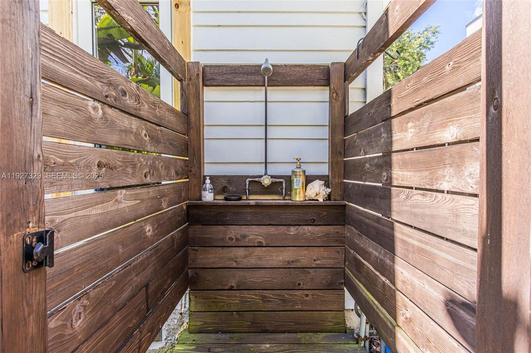 В аренду: $6,300 (2 спален, 1 ванн, 1140 Квадратных фут)