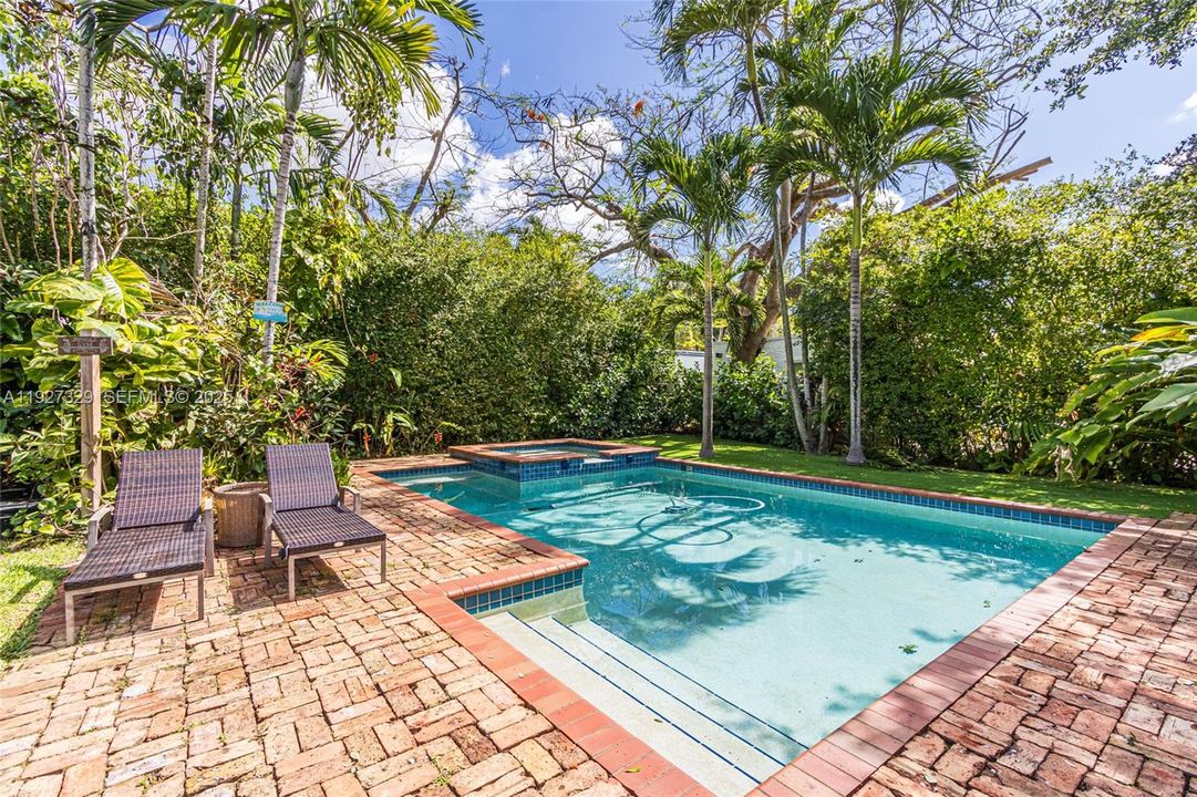 В аренду: $6,300 (2 спален, 1 ванн, 1140 Квадратных фут)