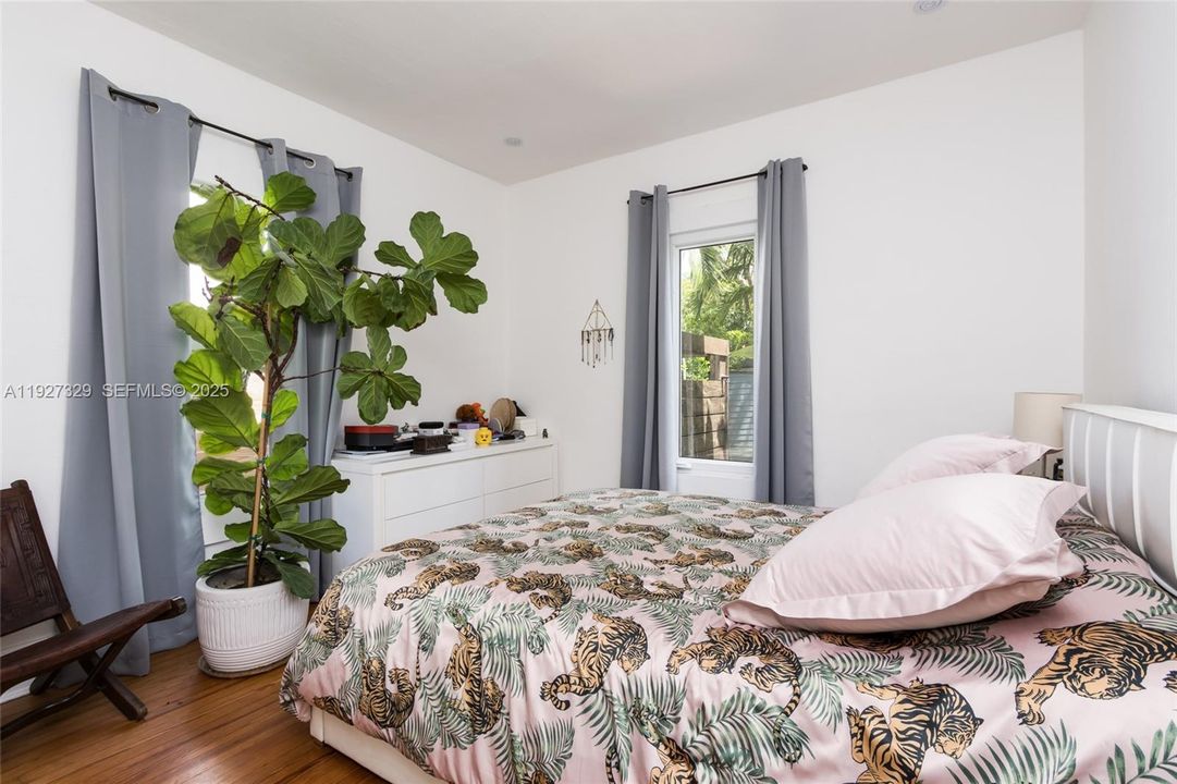 В аренду: $6,300 (2 спален, 1 ванн, 1140 Квадратных фут)