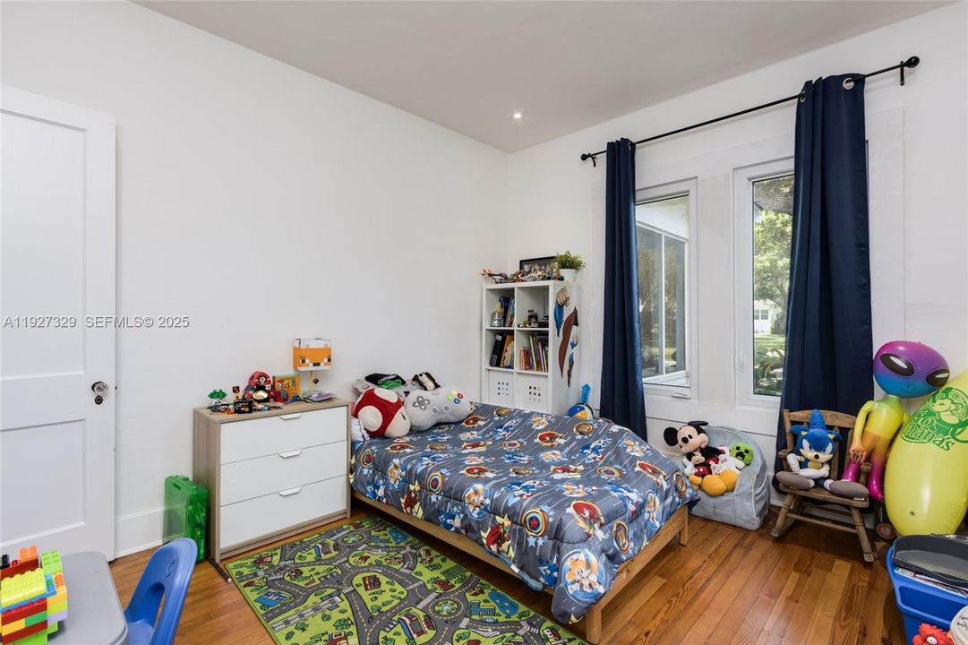 В аренду: $6,300 (2 спален, 1 ванн, 1140 Квадратных фут)