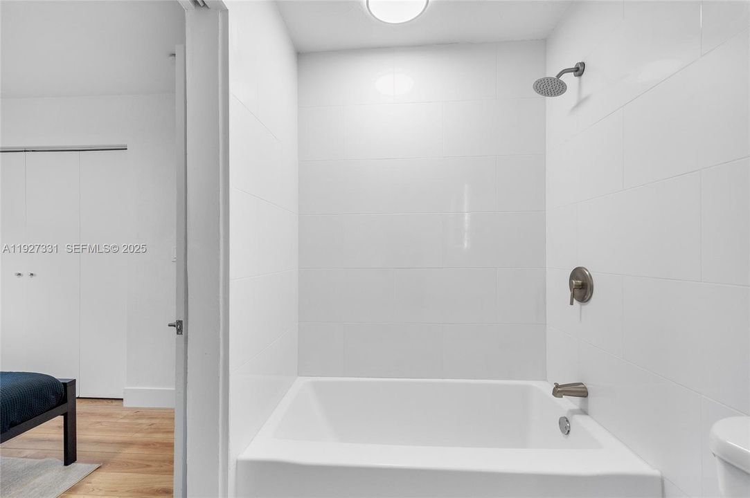 出租: $4,500 (5 贝兹, 2 浴室, 1376 平方英尺)