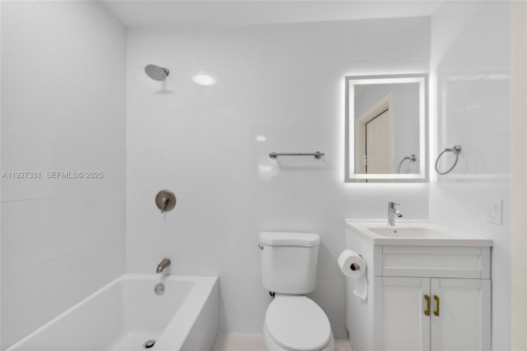 出租: $4,500 (5 贝兹, 2 浴室, 1376 平方英尺)