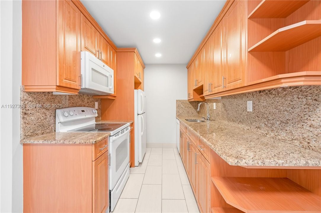 For Rent: $1,925 (1 beds, 1 baths, 672 Square Feet)