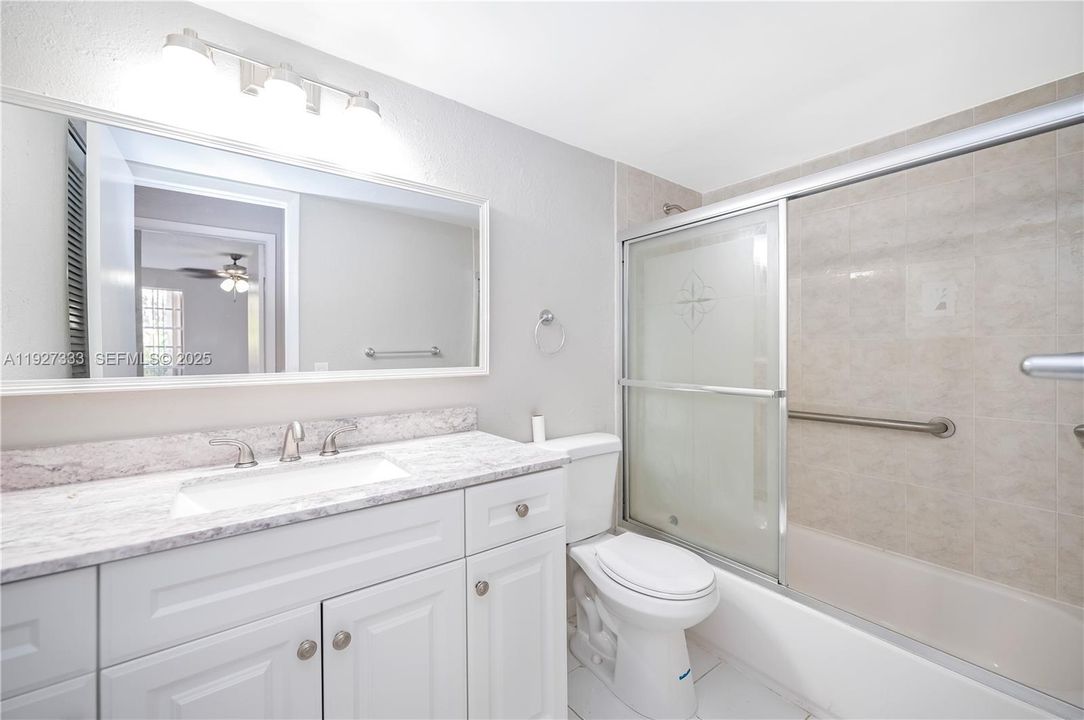 For Rent: $1,925 (1 beds, 1 baths, 672 Square Feet)