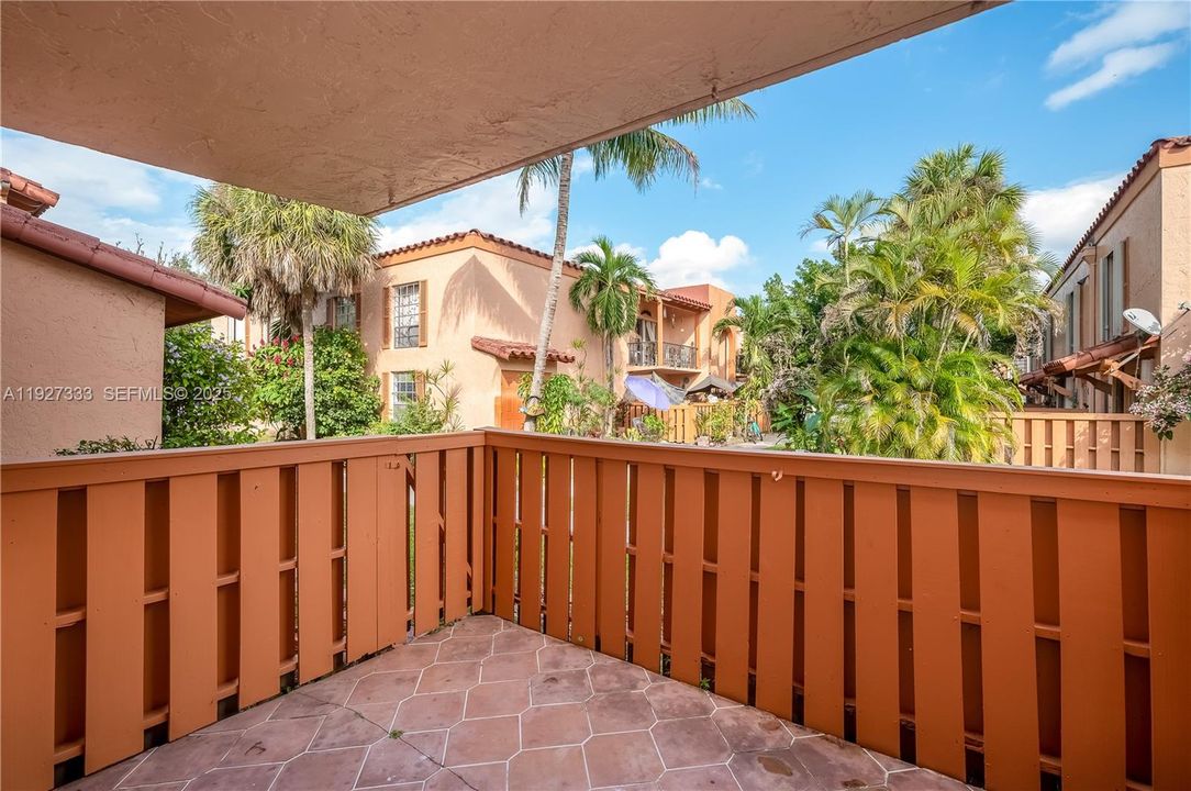 For Rent: $1,925 (1 beds, 1 baths, 672 Square Feet)