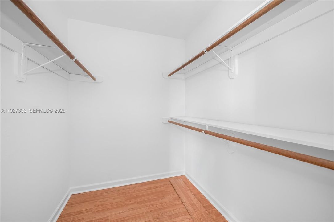 For Rent: $1,925 (1 beds, 1 baths, 672 Square Feet)