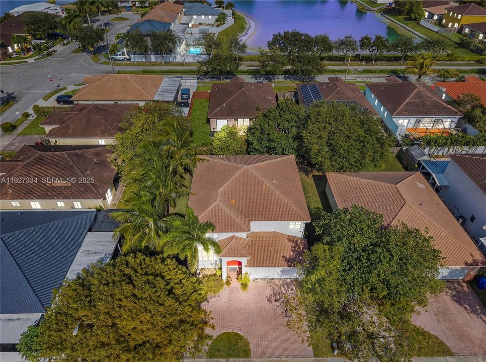 待售: $639,900 (4 贝兹, 3 浴室, 2619 平方英尺)