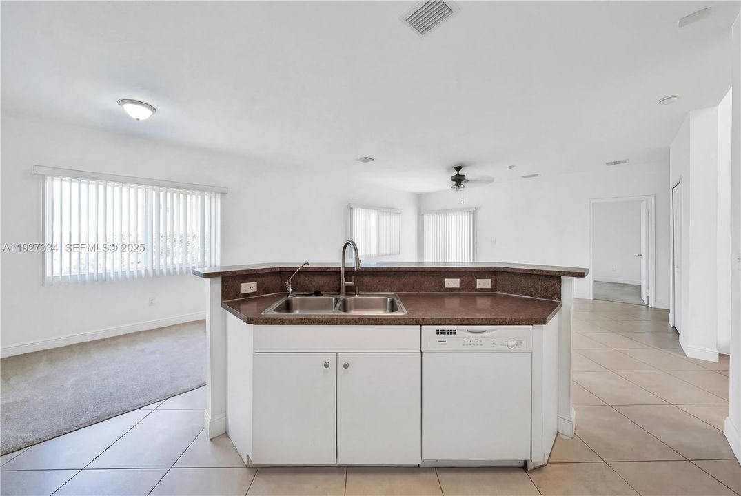 待售: $639,900 (4 贝兹, 3 浴室, 2619 平方英尺)