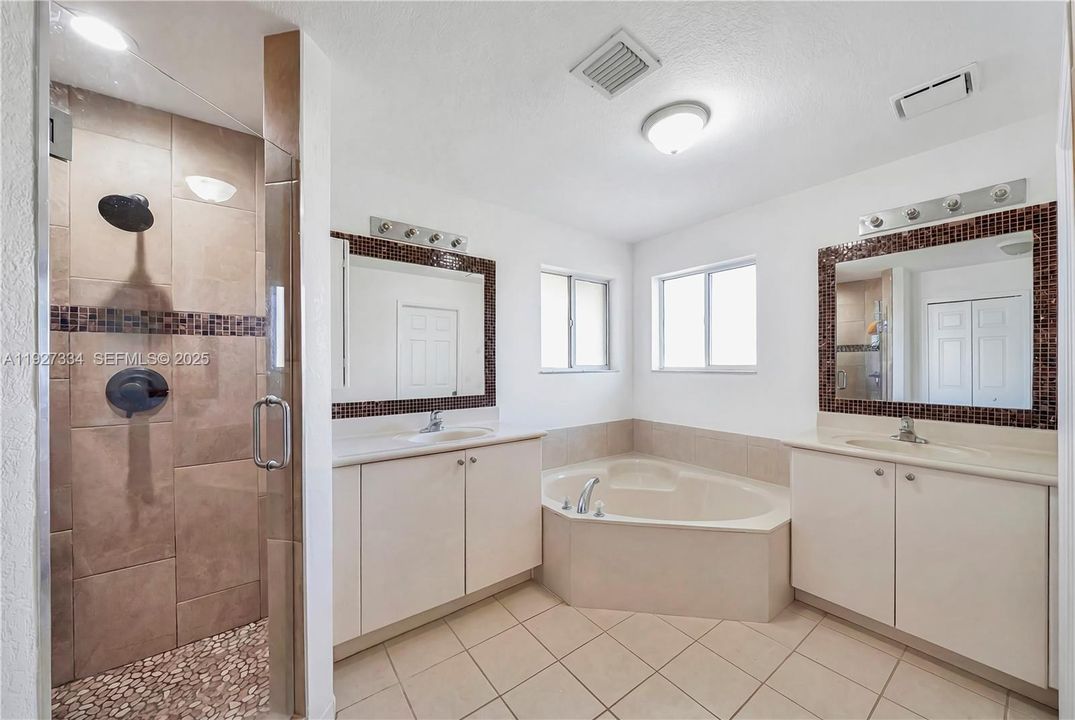 待售: $639,900 (4 贝兹, 3 浴室, 2619 平方英尺)