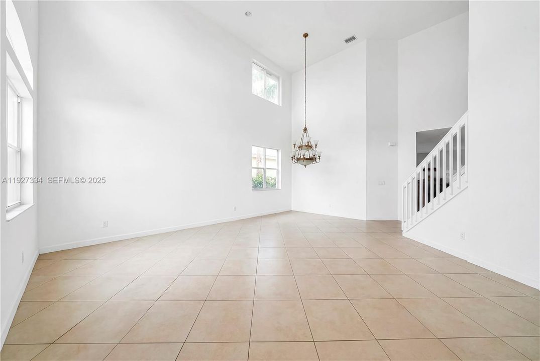 待售: $639,900 (4 贝兹, 3 浴室, 2619 平方英尺)