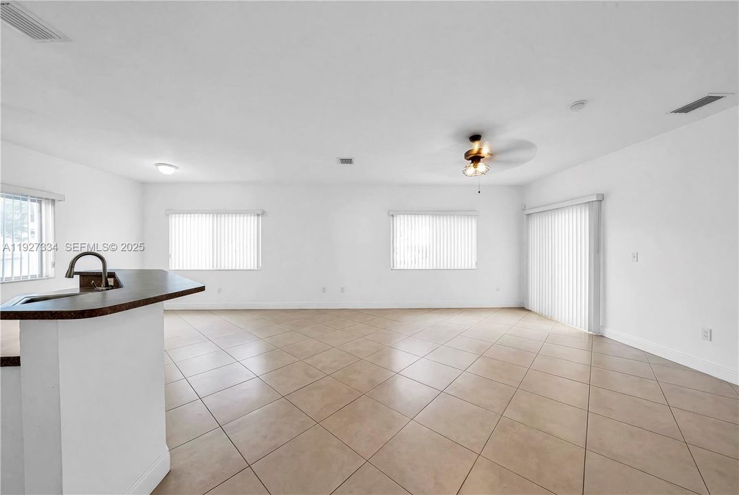 待售: $639,900 (4 贝兹, 3 浴室, 2619 平方英尺)