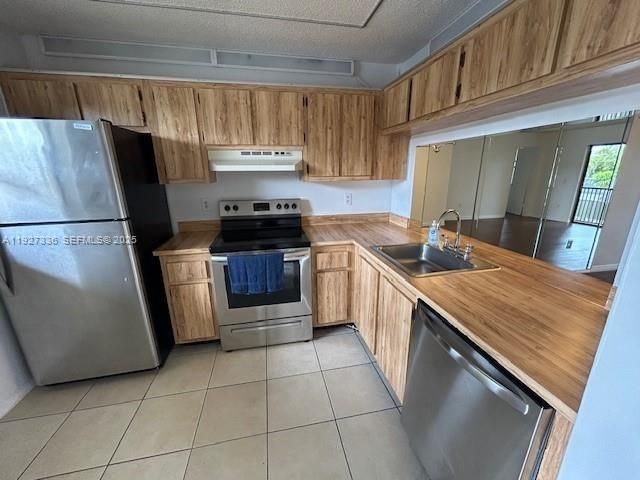 На продажу: $305,000 (2 спален, 2 ванн, 787 Квадратных фут)