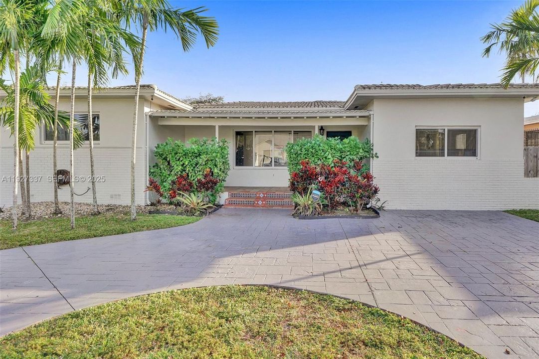 For Rent: $7,000 (4 beds, 3 baths, 2399 Square Feet)