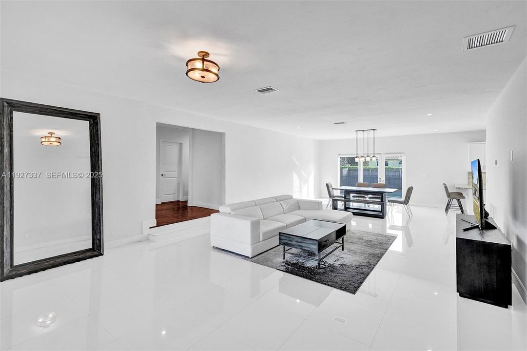 For Rent: $7,000 (4 beds, 3 baths, 2399 Square Feet)