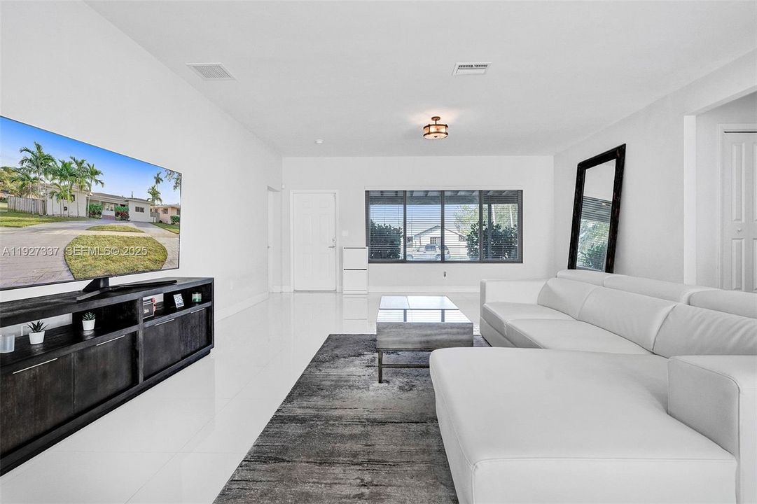 For Rent: $7,000 (4 beds, 3 baths, 2399 Square Feet)