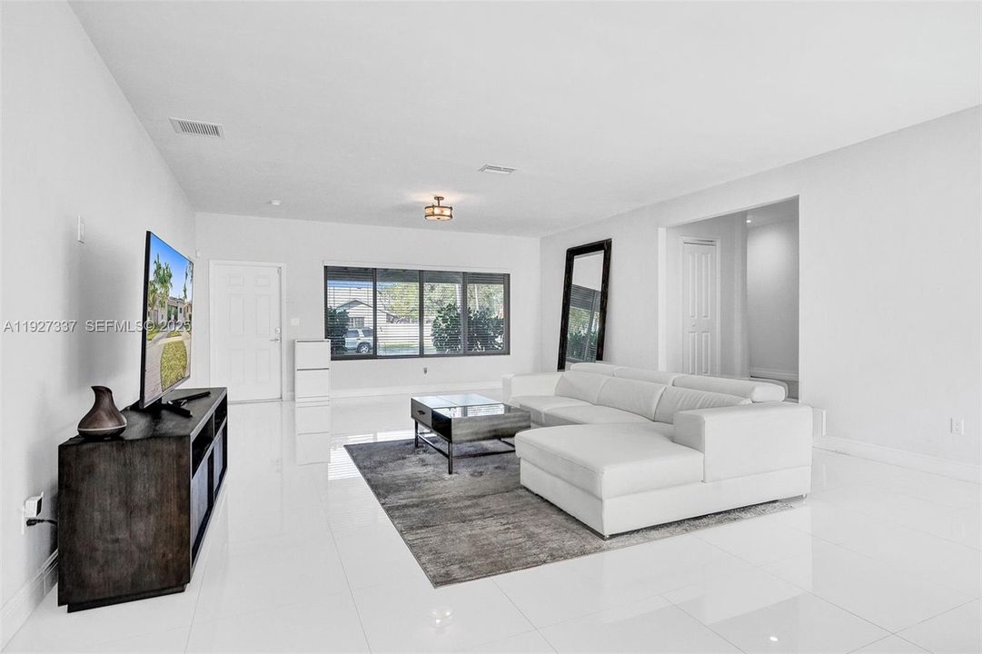 For Rent: $7,000 (4 beds, 3 baths, 2399 Square Feet)