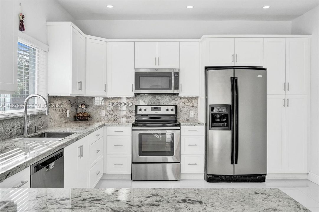 For Rent: $7,000 (4 beds, 3 baths, 2399 Square Feet)