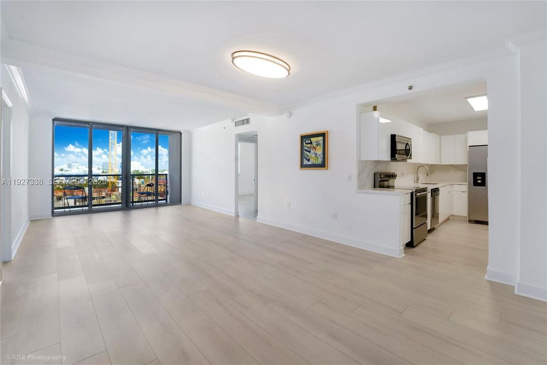 For Sale: $470,000 (2 beds, 2 baths, 1287 Square Feet)